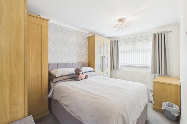 12, Westlands, Port Talbot photo 3