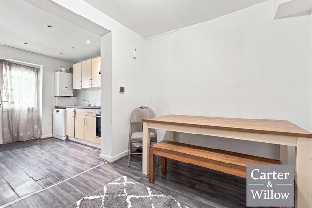 39, Thompson Road, Dagenham photo 4