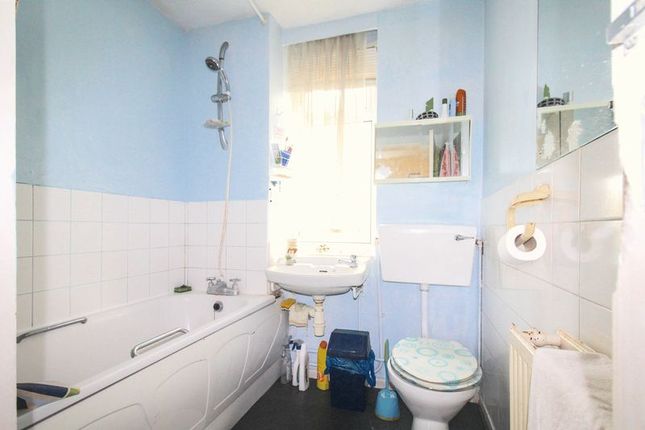 Terraced house for sale in Burnside Avenue, Chingford