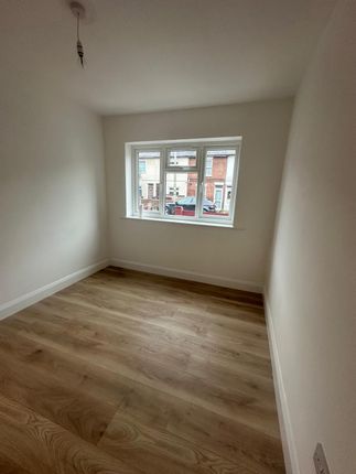 80, CUMBERLAND ROAD , READING photo 4