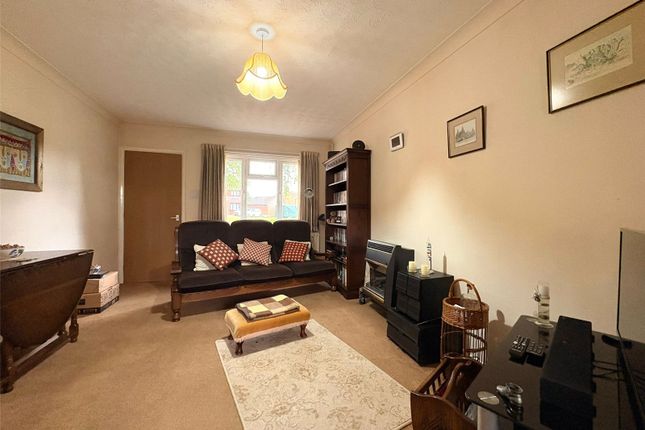 4, Ash Way, Northamptonshire photo 3