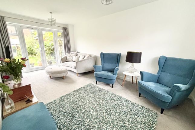 13, Coronation Way, Wimborne photo 4
