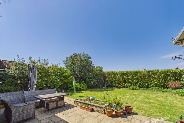 26 King Edward Avenue, Aylesbury photo 3