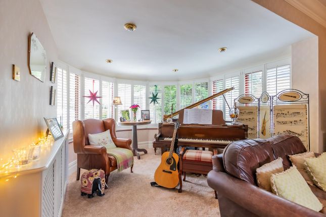 19, Llwyn Y Pia Road, Cardiff photo 2