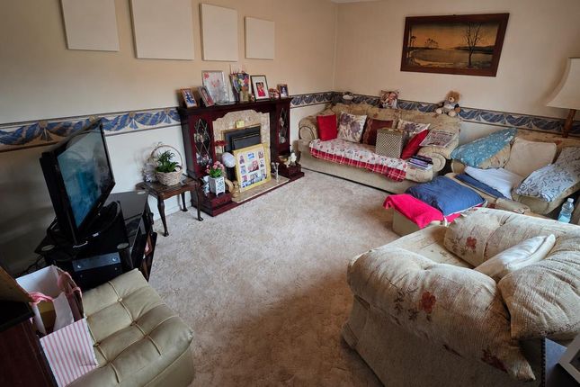 26, Birklands Avenue, Ollerton photo 3