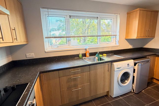 37, Bland Lane, Sheffield photo 3