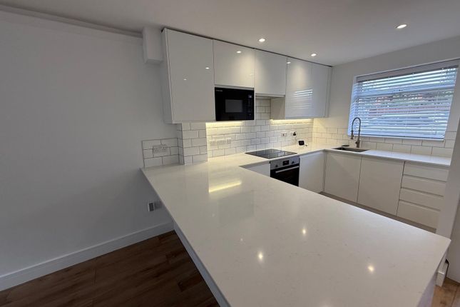 Cranleigh Close, Cheshunt photo 2