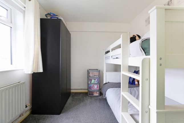 Flat for sale in Greystead Road, London