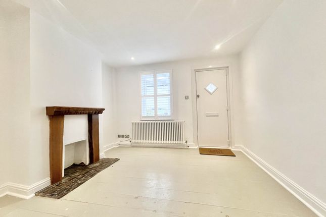 End terrace house to rent in Crown Street, Brentwood