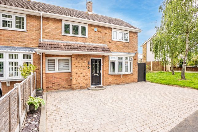 Thumbnail End terrace house for sale in Mapleford Sweep, Basildon