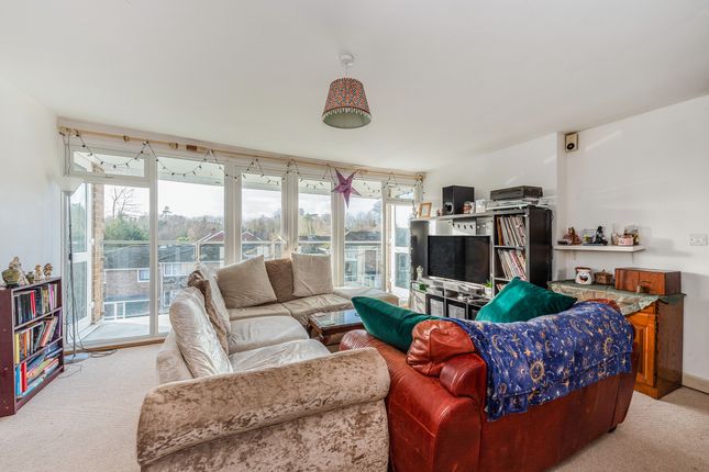 14, Stratford Court, Winchester photo 3