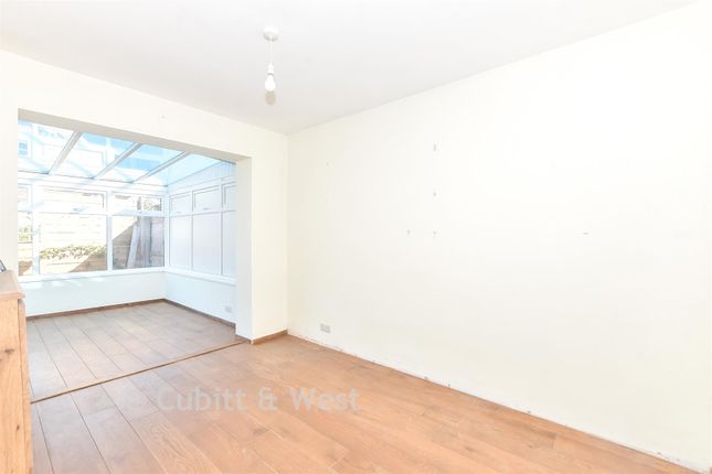9, Kimbridge Park, East Wittering, Chichester photo 3