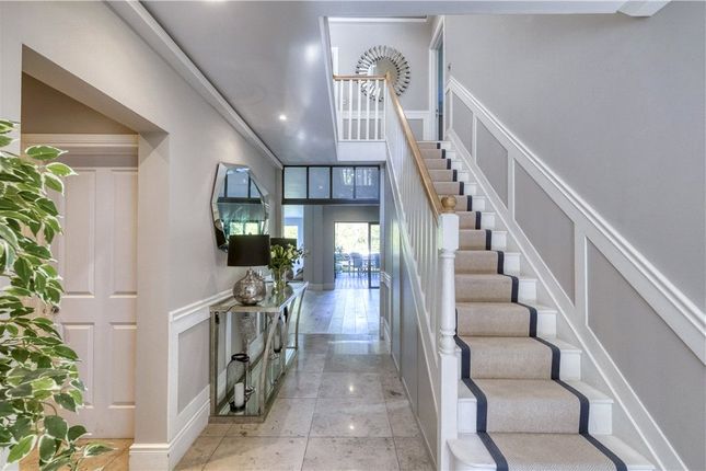 25, Henley Drive, Surrey photo 2