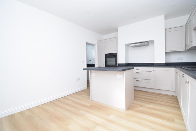 4, Rayner Street, Wakefield photo 4