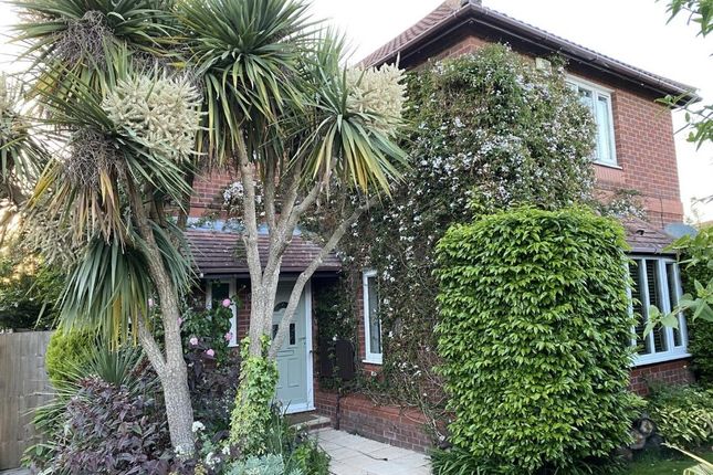 4-bed house on 4, Barton Drive, Southampton, £600,000
