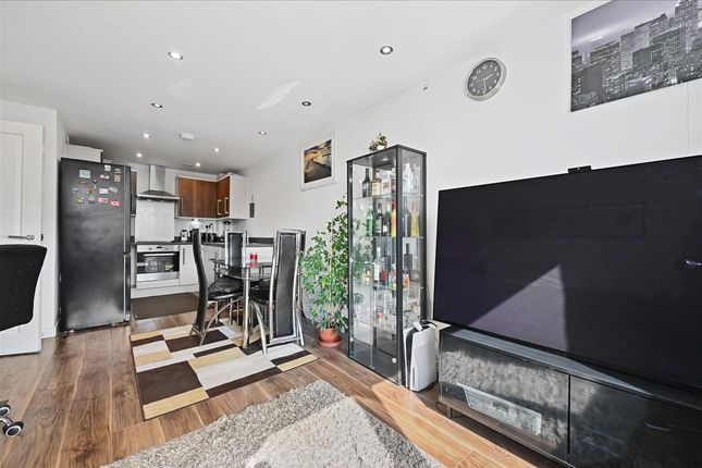 79, Gifford Road, London photo 4