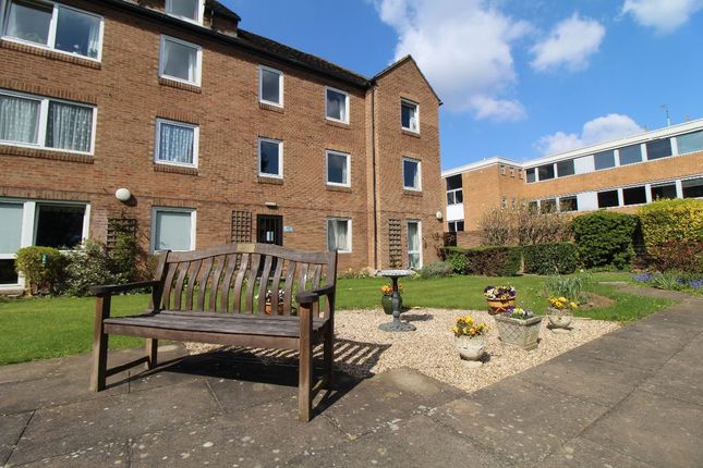 Flat to rent in Homebrook House, Cardington Road, Bedford
