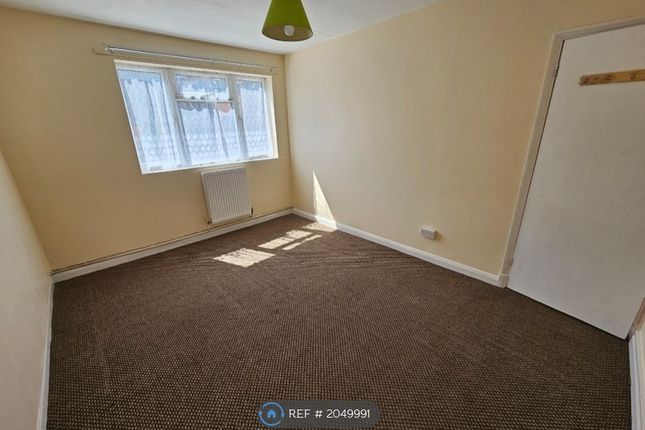 Thumbnail Flat to rent in Western Court, Romford