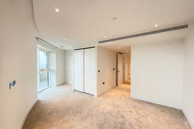 Flat to rent in Cassini Tower, White City Living