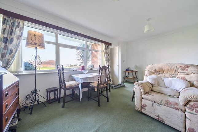 16 St. Thomas Court, Bognor Regis photo 2
