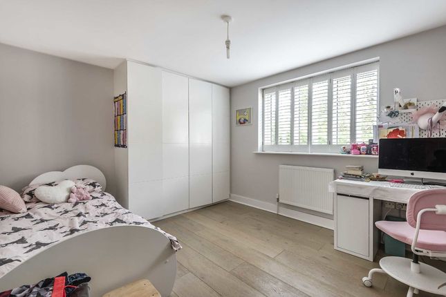 Property to rent in Oakhurst Close, Kingston Upon Thames