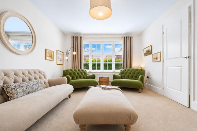 65, Lave Way, Caldicot photo 4