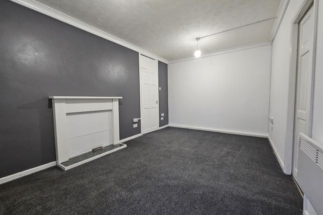 63, Gordon Crescent, Brierley Hill photo 4
