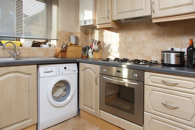 Chatsworth Drive, Wellingborough photo 3