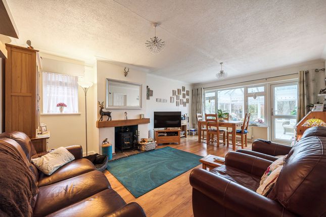Bungalow for sale in Chiltern Crescent, Wallingford