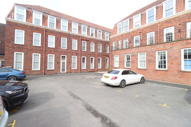 2 bed flat for sale in Hall Park Road, Hunmanby YO14