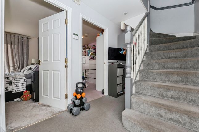 Flat 24/Nightingale Court, Fleming Road, Grays photo 4