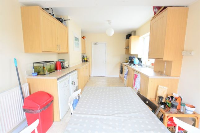 Thumbnail Terraced house to rent in Brading Road, Hanover, Brighton