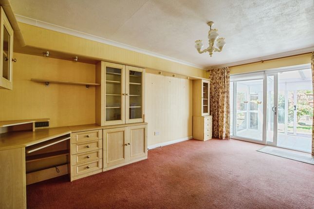 17, Martin Way, Skegness photo 4