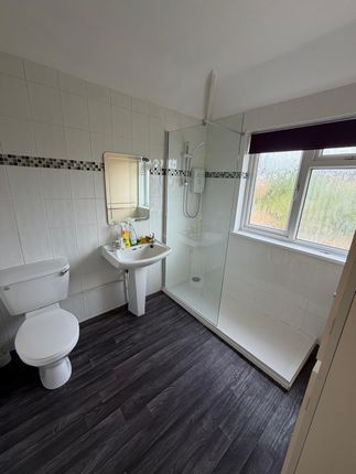 35, Edward Avenue, Braunstone Town photo 5