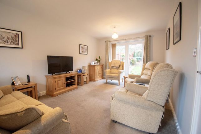 7, Jacobite Close, Ilkeston photo 2