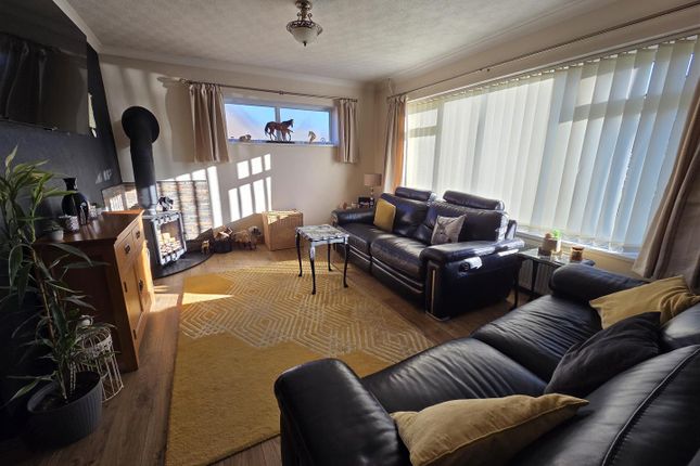 2, Old Hall Close, Mansfield photo 2