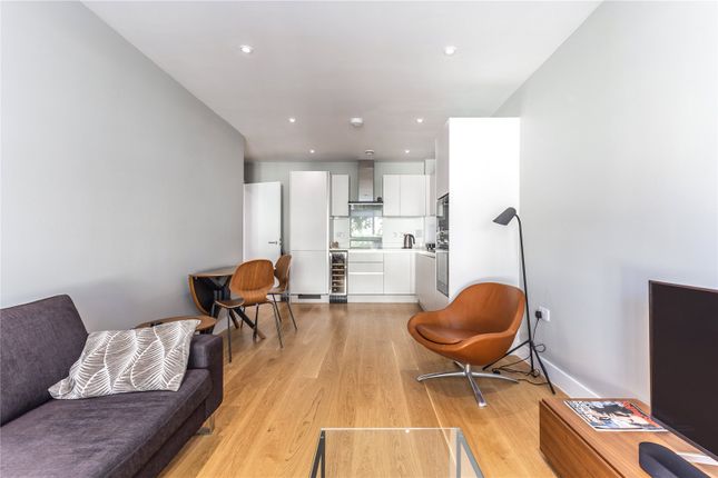 Flat for sale in Guildford House, Tollgate Gardens, London