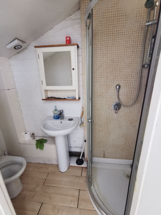 Flat to rent in Alma Road, Enfield