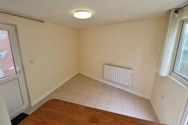 10, Lindale Close, Northampton photo 4