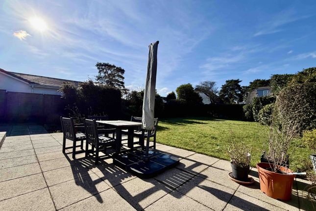 7 Laurel Close, St. Leonards, Ringwood photo 3