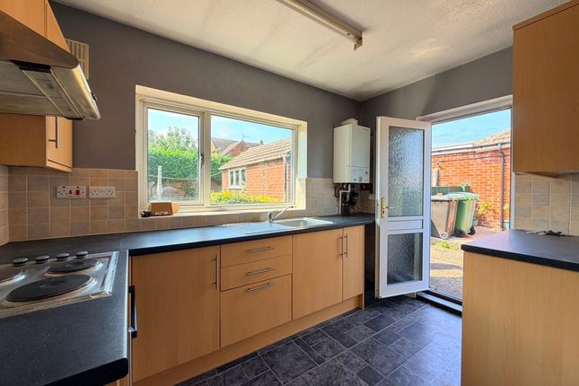 3 Burtondale Road, Scarborough photo 4