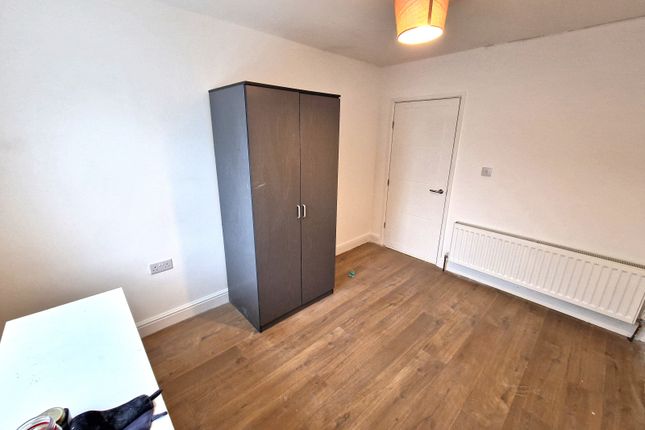 Thumbnail Studio to rent in Eaton Green Road, Luton