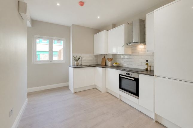 A, 241, Gipsy Road, London photo 5