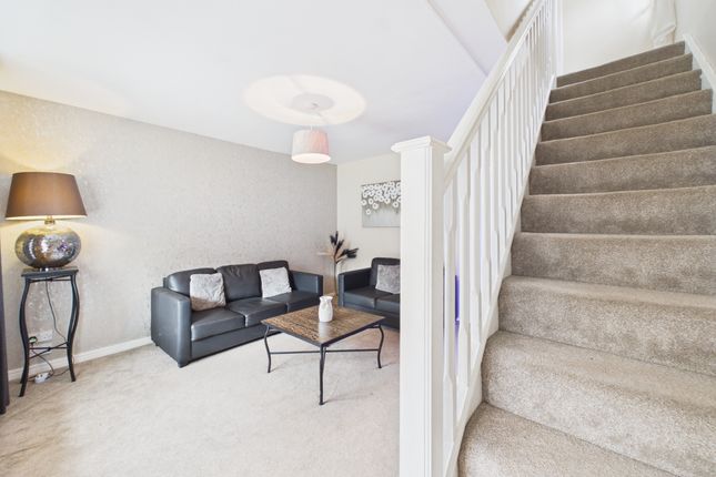 2 Orchard Grove, Coatbridge photo 3