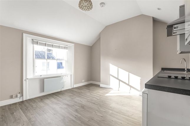 Flat 2, 14, Richmond Hill, Richmond photo 3