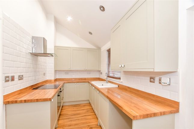 Lime Kiln Road, Canterbury photo 3