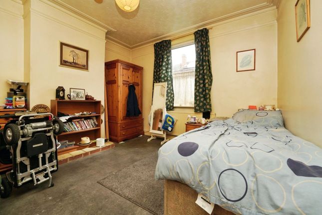 54, Stratton Road, Gloucestershire photo 4