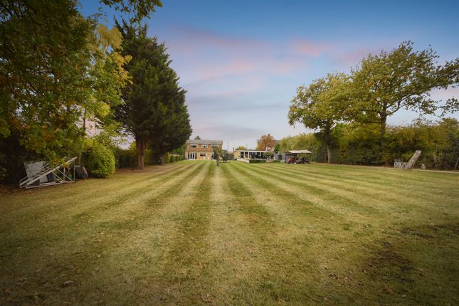 143, Noak Hill Road, Billericay photo 2