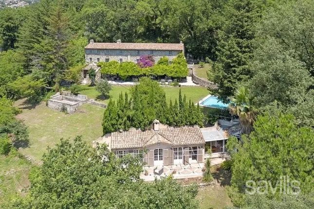 Thumbnail Farmhouse for sale in Street Name Upon Request, Châteauneuf-Grasse, Fr