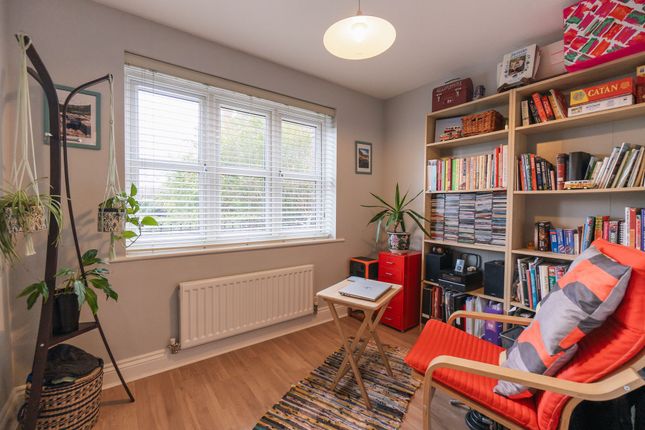 8 Brooker Close, Loughborough photo 3